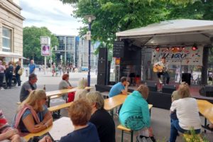 Fête de la musique MD 2022: Bühne am Café Flair - Copyright: Lydia Flössel